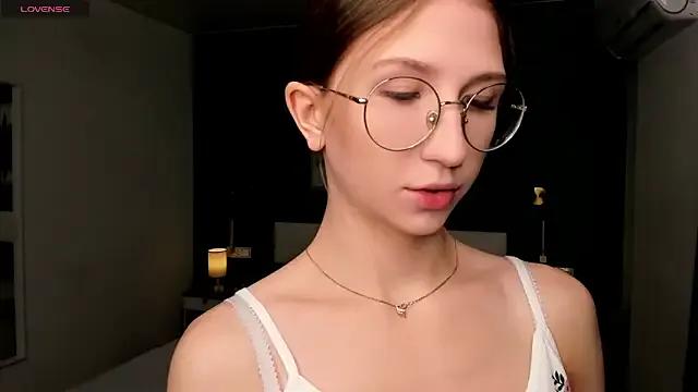 Freechat EditaBand on StripChat