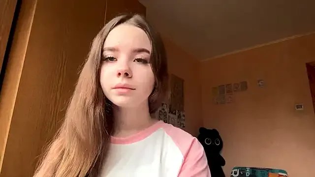 EhtelBiondi on StripChat 