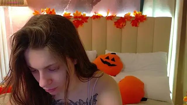 Eille_Elfie — tease in lingerie