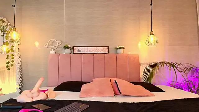 eimi_rosse18 — HELLOOOO EIMY 