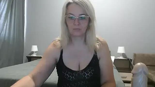 Private EleanoraDream on StripChat