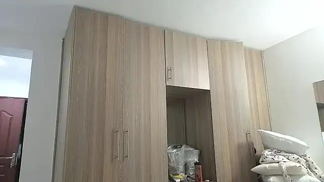 Freechat Elegant_Ebony on StripChat