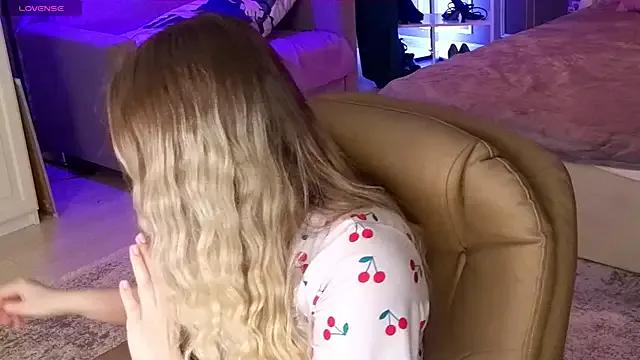 Freechat elinanortas on StripChat