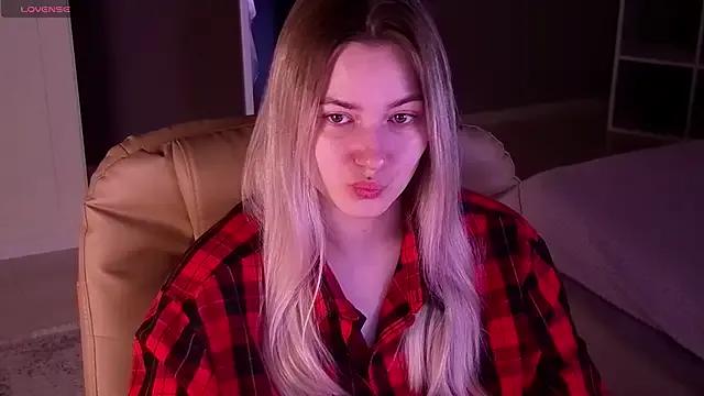 Freechat elinanortas on StripChat