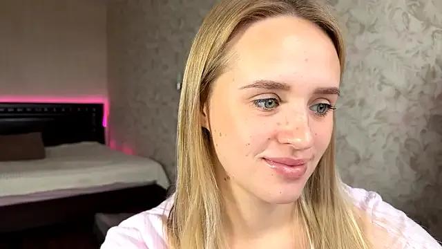 ElisabetLorney — kiss the cam for u <3