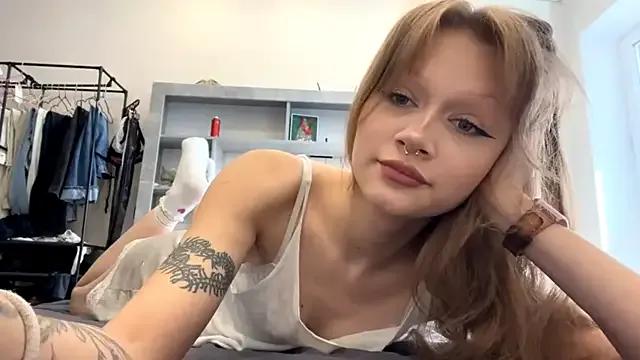 ElissaMikrot — lick my sweet lips