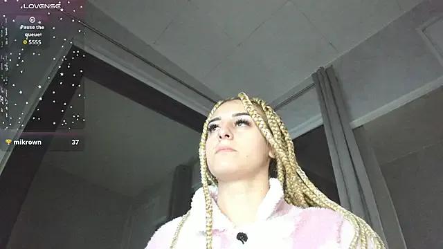 Ella_Vee — control and ride