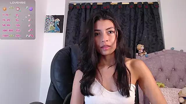 ellajonz on StripChat 