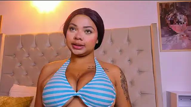 Freechat Eloisa_cleavage_ on StripChat