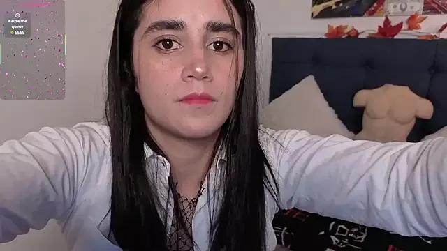 Freechat elowen_halley1 on StripChat
