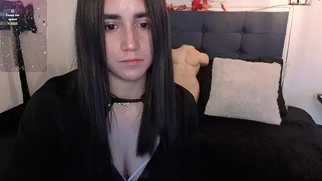 Freechat elowen_halley1 on StripChat