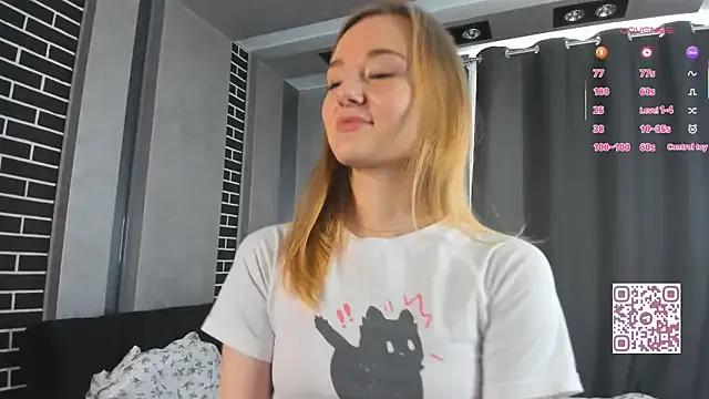 ElvinaRose — smile close up