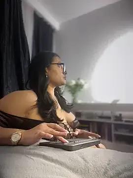 Elyross1_ — show tits and bounce