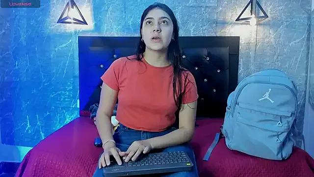 Freechat emberhodson on StripChat