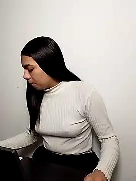 Emiily_bliss — Make me moan hard in the office