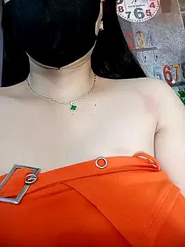 Emily-Nguyen — Make me cum squirt in the public