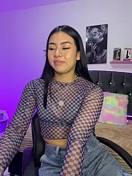 Freechat emily_22x on StripChat