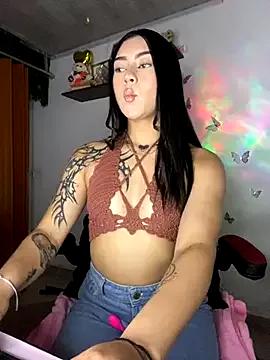 Freechat emily_22x on StripChat