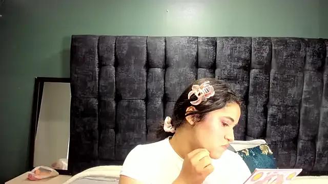 Emily__Fox__ — MASTURBATION +TWO FINGERS