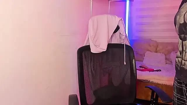 Emily_Lindey — Spank my boobs