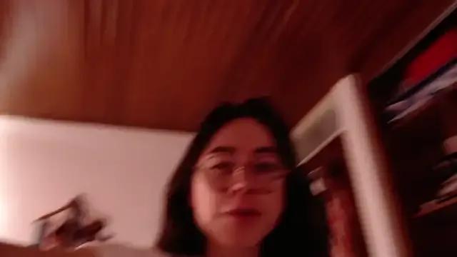 emily_pearl_ — hot kiss