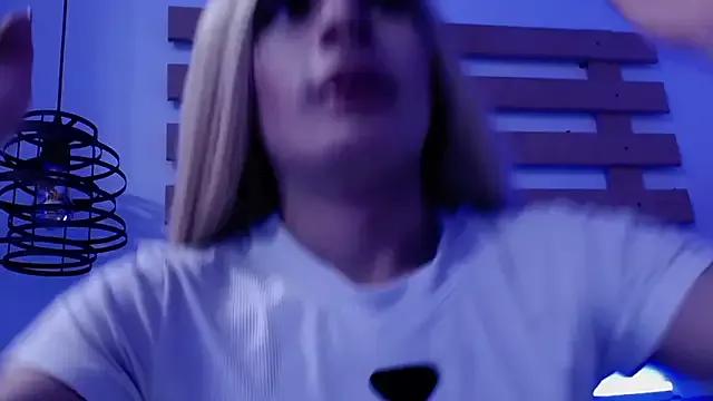 Emily_Vaughan — DILDO IN MY ASS X 3MIN