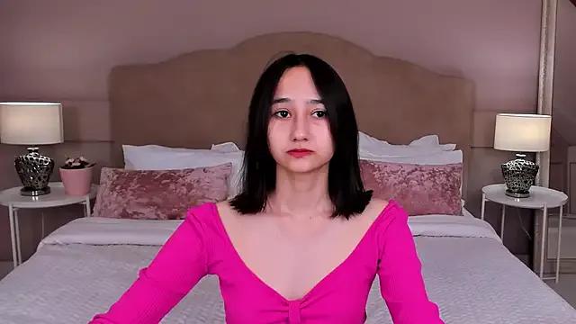 Freechat EmilySwonn on StripChat