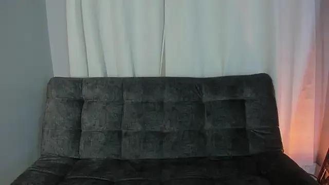 emma__hills — RUB MY ASSHOLE + x20 SPANK 