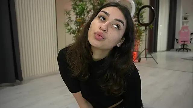 Freechat EmmaBlanco on StripChat