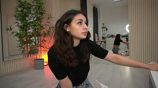 Freechat EmmaBlanco on StripChat