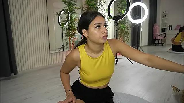 Freechat EmmaBlanco on StripChat