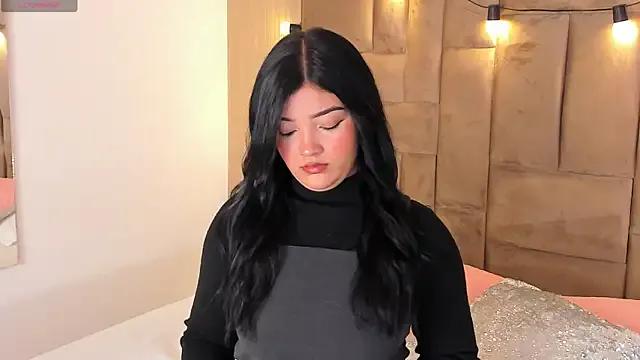 EmmaBlossom — show body