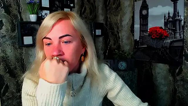 EmmaCat_ — shake my ass