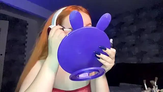 EmmaGinger — Striptease