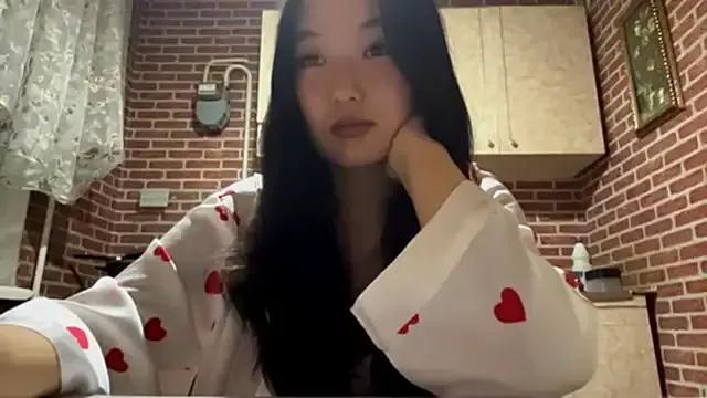 EmmaLeexth — hello chat