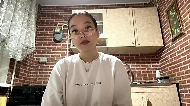 EmmaLeexth — the cutiest air kiss