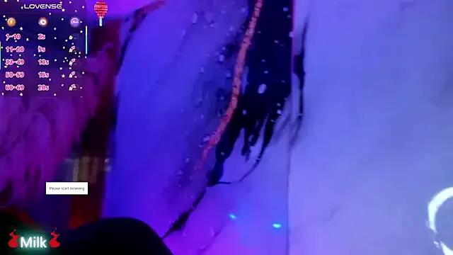 emmamilk6 — FLASH  BOOBS