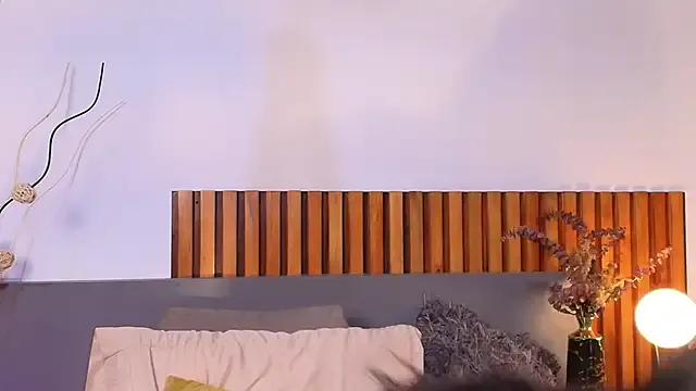 EmmaSaintt — suck fingers with my