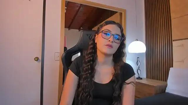 emmily-cardona on StripChat 