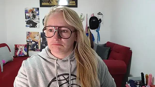 Freechat emperabigbootybigass on StripChat