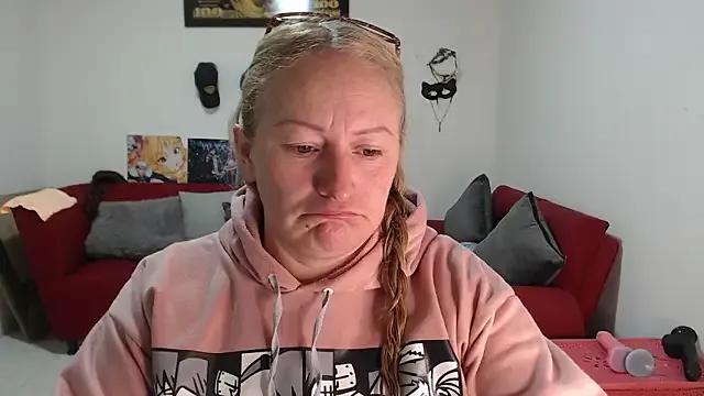 Freechat emperabigbootybigass on StripChat