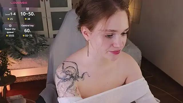 ephieclub — massage tits in cam
