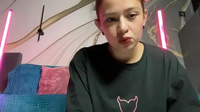 erikaa_miuu — show tits