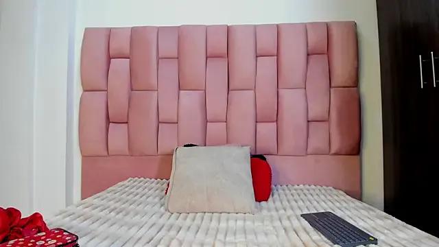 StripChat EuphoriaSavage is Freechat EuphoriaSavage — put on your little red riding hood costu