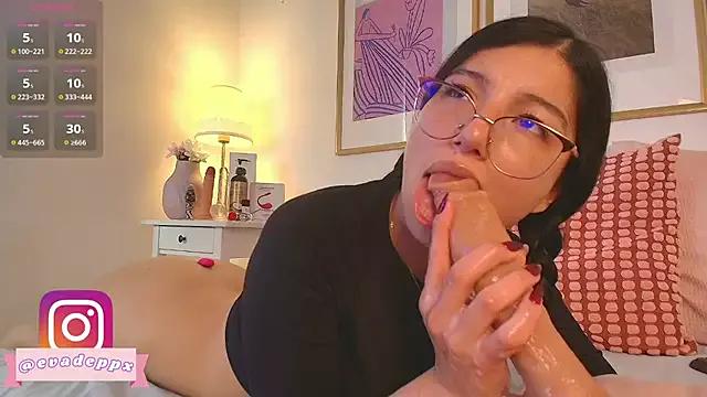 Freechat Eva_depp on StripChat