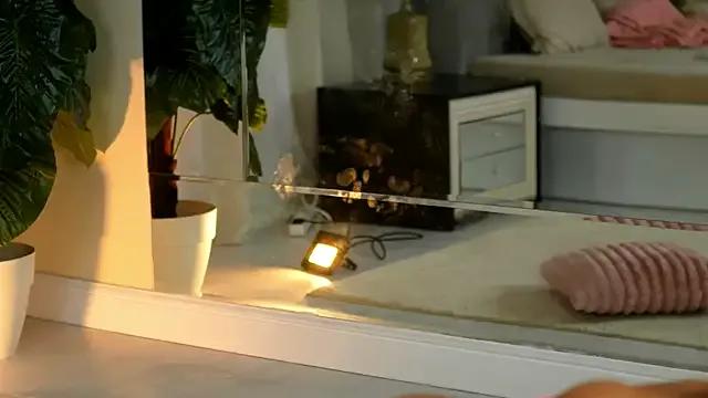 EvaAmanti — Warm my KITTY up
