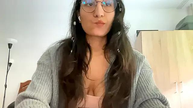 StripChat EvaJetty is Freechat EvaJetty — play with my nipples