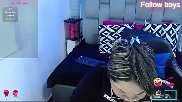 Freechat evelin_zaens on StripChat