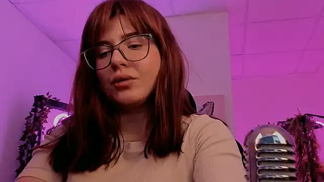 FameyBlum — Tip me, I twerk for coins 