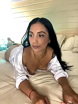 GabiHills — Control Domi x5 min Rub clit
